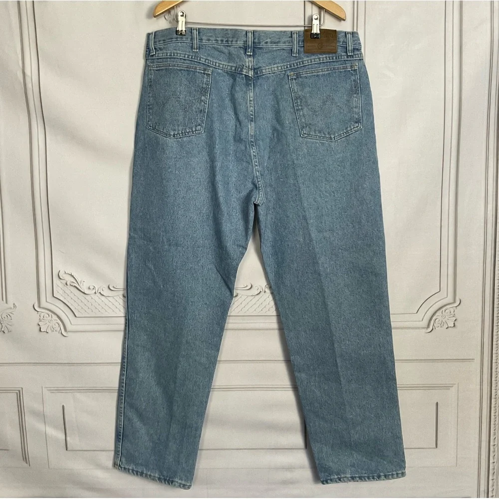 Wrangler Rugged Wear Light Wash Blue Jeans Men’s 42 x 30 Relaxed Fit Denim - Picture 3 of 6